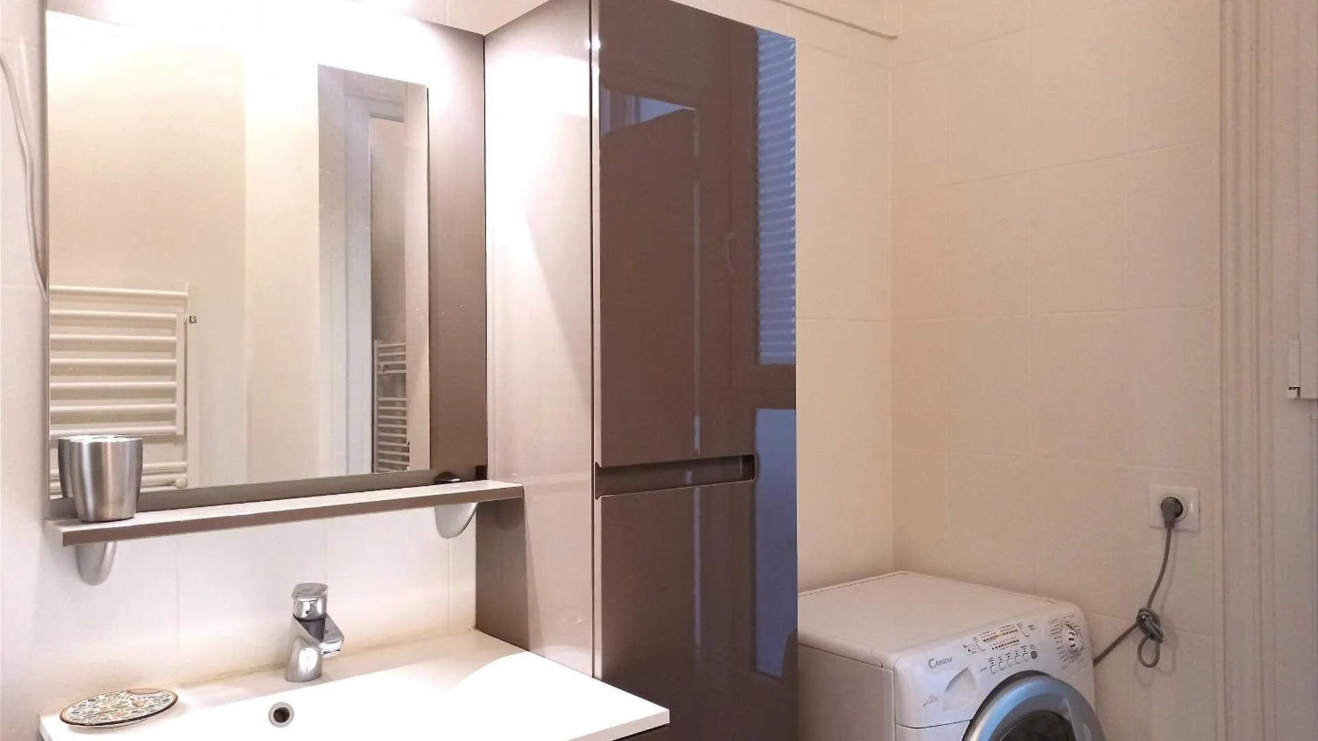Bd De La Tour Maubourg - Paris 7 Apartment 0*,  France